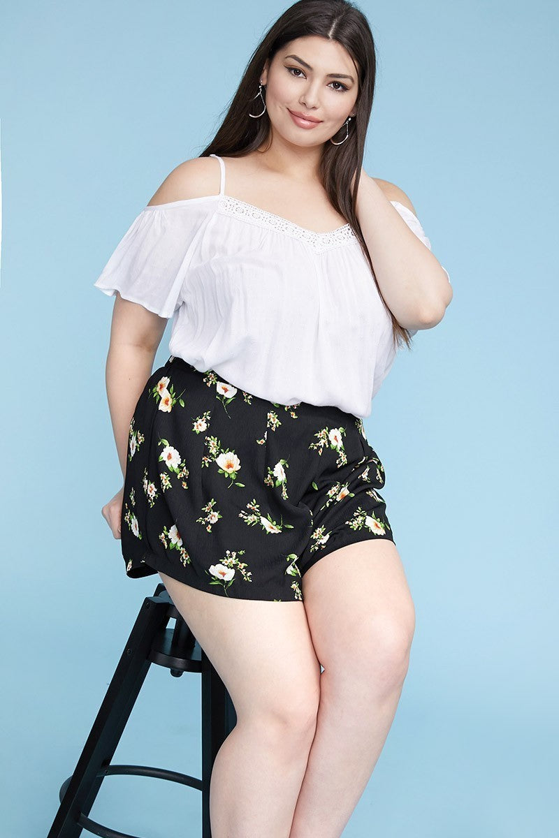 Plus Black Floral Print Flowy Shorts