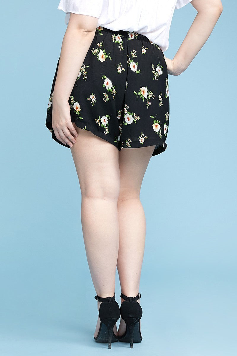 Plus Black Floral Print Flowy Shorts